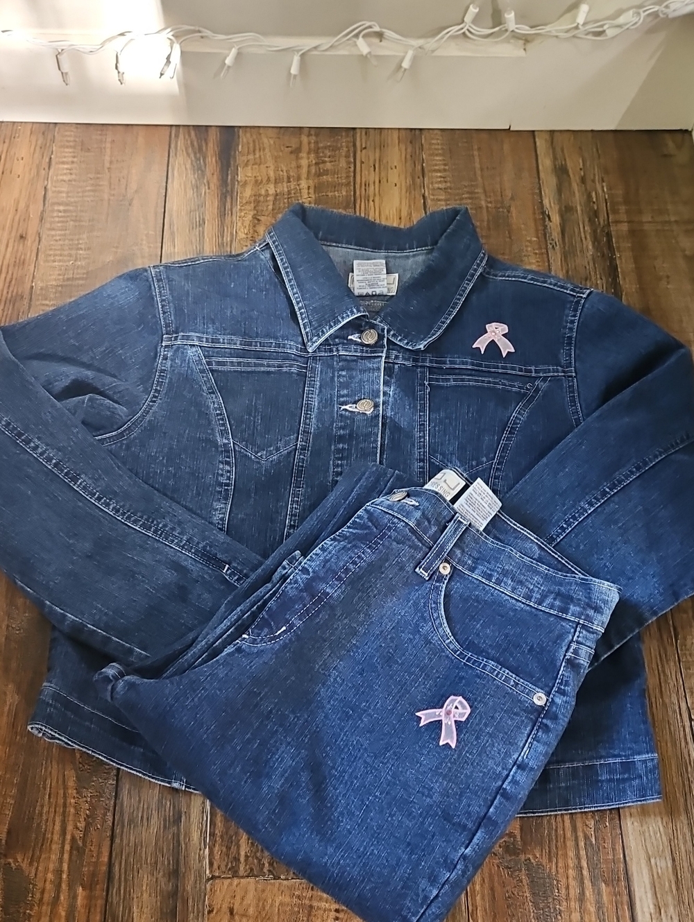 French Dressing FDJ Women’s Denim Jacket‎ And Matching Jeans Pink Ribbon Accent